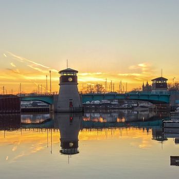 Chartroom - Sunset - Seafood Near Me - Racine, Wisconsin