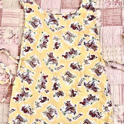 JOANN Fabric and Crafts - The cute apron my aunt made with Jo-Ann fabric I love. Posted with review 03/04/23