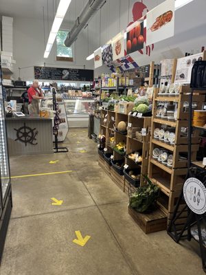 Pine Tree Seafood & Produce Co. by null