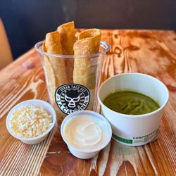 Tacos La Cantina - Flautas in a cup