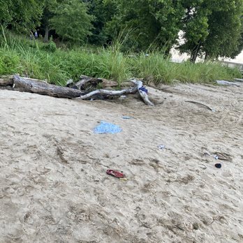 Leesylvania State Park - Trash almost everywhere... what's wrong with people - Parks Near Me - Woodbridge, Virginia