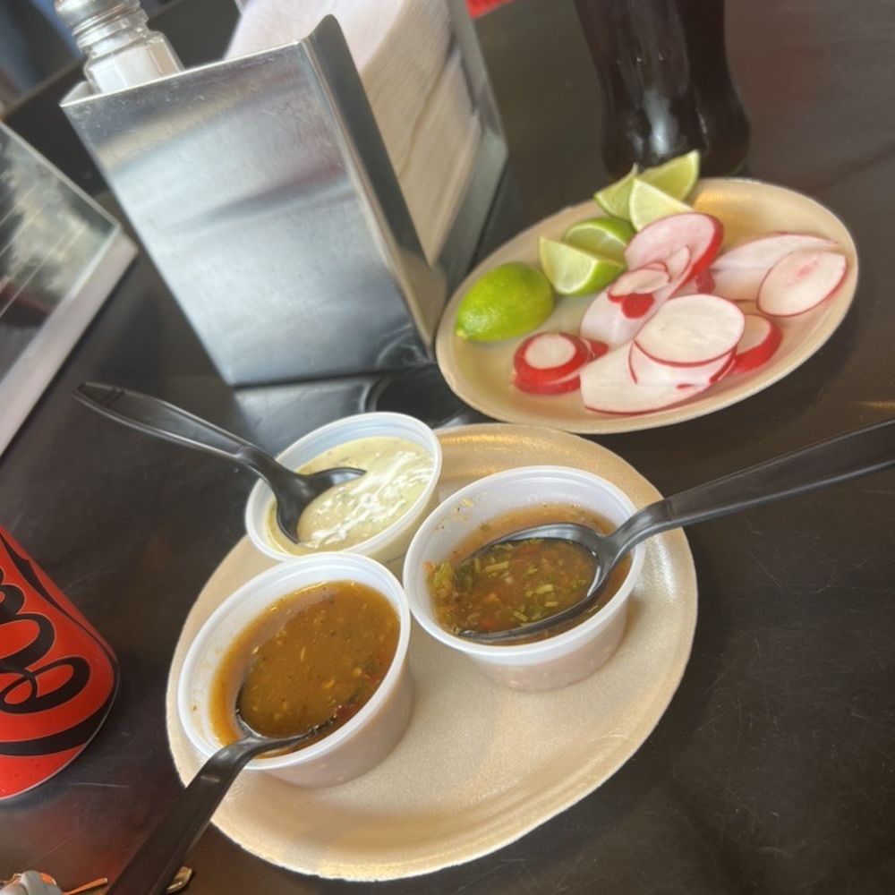 Taco nazo - Salsas and limes - Tacos Near Me - Tijuana, BCN Taco nazo - Salsas and limes - Tacos Near Me - Tijuana, BCN