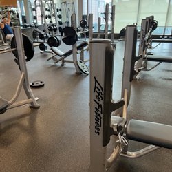 LA Fitness - Benches