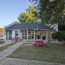 Exterior photo of Edisto & Co - Saint George, South Carolina Exterior photo of Edisto & Co - Saint George, South Carolina
