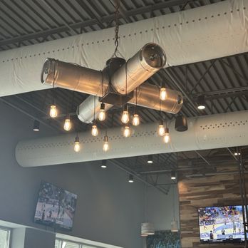 Good Liquid Brewing - Keg lamp lol - Pizza Near Me - Parrish, Florida
