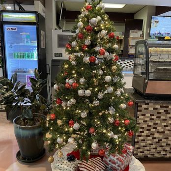 Lala Bean & Green Cafe - a decorated christmas tree - Coffee & Tea Near Me - Albuquerque, New Mexico Lala Bean & Green Cafe - a decorated christmas tree - Coffee & Tea Near Me - Albuquerque, New Mexico