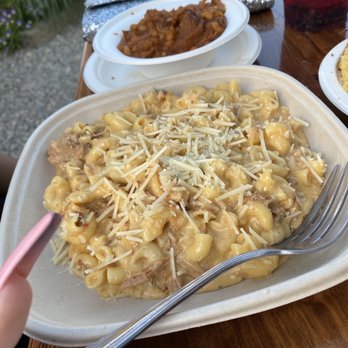 The Stand 06405 - Mac & cheese with pulled pork & burnt end beans - Barbeque Near Me - Branford, Connecticut The Stand 06405 - Mac & cheese with pulled pork & burnt end beans - Barbeque Near Me - Branford, Connecticut