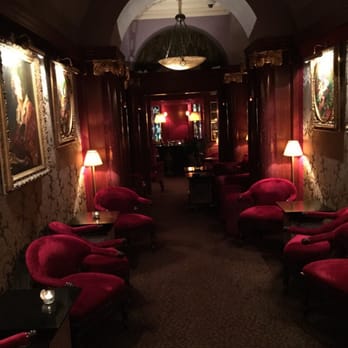 Hôtel Maison Athénée - The Red Bar - Hotels Near Me - Paris, 75
