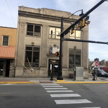 Della Terra - Current location in historic building on main street - Italian Near Me - Zelienople, Pennsylvania
