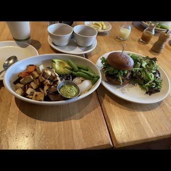 True Food Kitchen - Organic Grass fed burger, Ancient Grain bowl with tofu, hummus with mixed vegetables, organic coffee.. - New American Near Me - Palo Alto, California