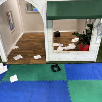 My Kidzplay - Play area not maintained and dirty play mats are years old - Indoor Playcenter Near Me - Alsip, Illinois My Kidzplay - Play area not maintained and dirty play mats are years old - Indoor Playcenter Near Me - Alsip, Illinois