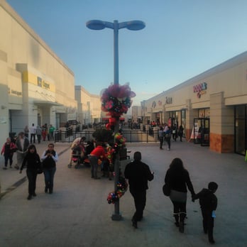 Plaza Paseo 2000 - Shopping Centers Near Me - Tijuana, BCN