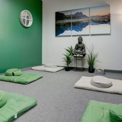 Zinnia Healing Denver - Denver Recovery Center yoga room