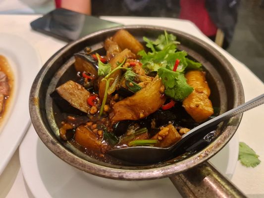 Four Seasons (Queensway) by null