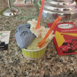 Gelateria 15 SottoZero - Mirto, kibana (kiwi & banana), ricotta e miele.