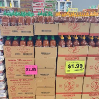Lee’s Supermarket - Sriracha hot  sauce - International Grocery Near Me - San Jose, California