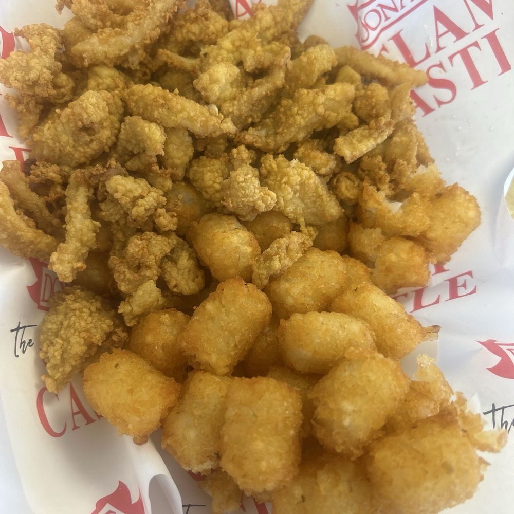 The Clam Castle - Lame clam strip platter-flatten flavor and lack of crisp makes this disappointing - Seafood Near Me - Madison, Connecticut The Clam Castle - Lame clam strip platter-flatten flavor and lack of crisp makes this disappointing - Seafood Near Me - Madison, Connecticut