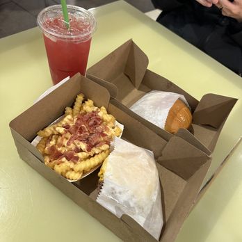 Shake Shack Westfield Southcenter - Burgers Near Me - Seattle, Washington Shake Shack Westfield Southcenter - Burgers Near Me - Seattle, Washington