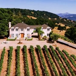 Cu Dona Winery