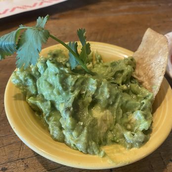 Quiadaiyn Restaurant - Guacamole - Mexican Near Me - Los Angeles, California