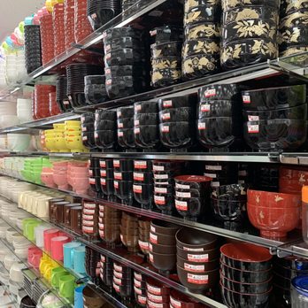 Daiso - aside of cute dishware/tupperware - Discount Store Near Me - Pearl City, Hawaii Daiso - aside of cute dishware/tupperware - Discount Store Near Me - Pearl City, Hawaii