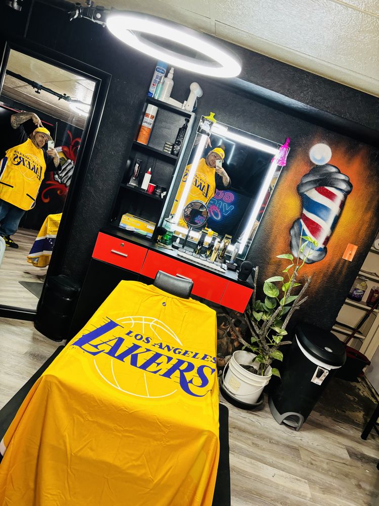 Daniel Barbershop Logo