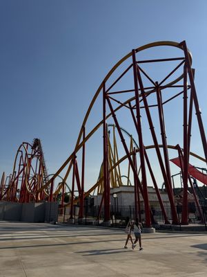 Six Flags Magic Mountain by null
