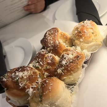 MA'S Italian Kitchen - Garlic Knots (6)- complimentary - Italian Near Me - Burbank, California