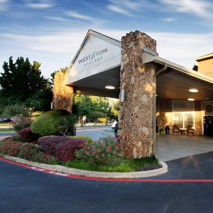 WEST FORK VILLAGE Updated September 2024 820 N Britain Rd, Irving