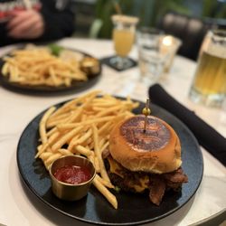 Tavern On Main - Smash or pass on this smash burger? Breh, I'm smashin' that thang erry day of the WEEK!