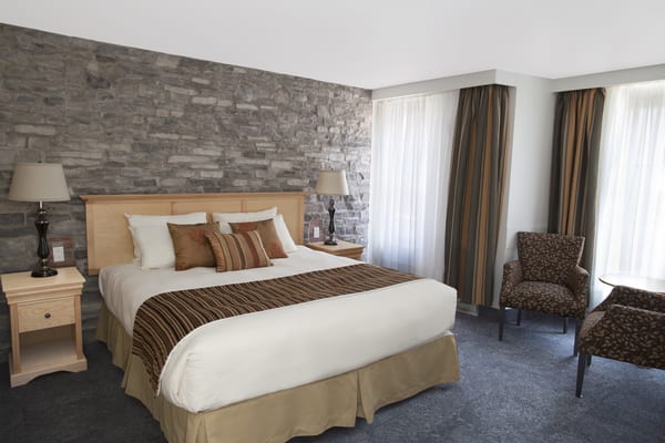 Hôtel du Vieux-Québec by null