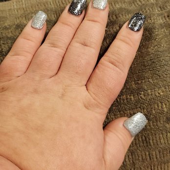 Cute Nail - Here's a good hand! - Nail Salons Near Me - Gun Barrel City, Texas