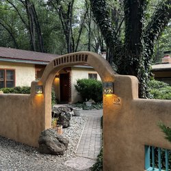 Dreamcatcher Bed & Breakfast - Court yard where room was located