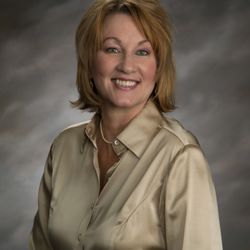 Kelly L Martin - Fathom Realty