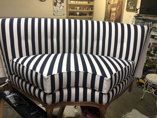 Sectional Sofa and Living Room Furniture Upholstery - Designs, new ones and Upholstery of all furniture. (Living room, bed room, kitchen, office and other places). Call us to book an appointment! Sectional Sofa and Living Room Furniture Upholstery - Designs, new ones and Upholstery of all furniture. (Living room, bed room, kitchen, office and other places). Call us to book an appointment!