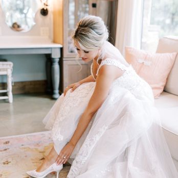 LoLa Beauty - bridal hair - Makeup Artists Near Me - Austin, Texas LoLa Beauty - bridal hair - Makeup Artists Near Me - Austin, Texas