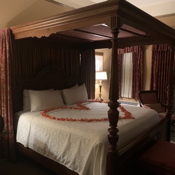 Herrington Inn & Spa - King bed - Hotels Near Me - Geneva, Illinois