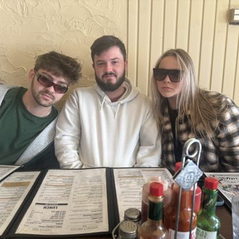 Mandy's Family Restaurant - amazing company - American Near Me - Eugene, Oregon