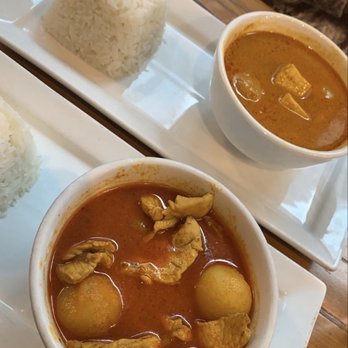 Khao San Road - Yellow Curry; Tofu (top) & Chicken (bottom) - Thai Near Me - Toronto, Ontario Khao San Road - Yellow Curry; Tofu (top) & Chicken (bottom) - Thai Near Me - Toronto, Ontario