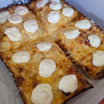 Izzy's Pizza Bus - Vanilla Ice - Food Trucks Near Me - Omaha, Nebraska