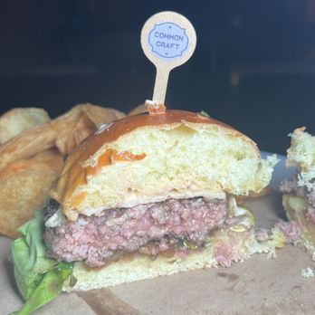 Common Craft - Pat LaFrieda's Signature Burger - cooked to temperature - Breweries Near Me - Burlington, Massachusetts