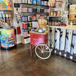 Popbelly's Popcorn - Inside