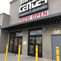 Micro Center - THE STORE FRONT