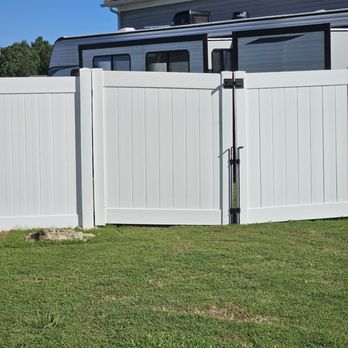 Timber Works Fencing - Fences & Gates Near Me - Virginia Beach, Virginia Timber Works Fencing - Fences & Gates Near Me - Virginia Beach, Virginia