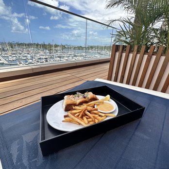 Hinana Bar - Crab and lobster sweet roll with a view - Lounges Near Me - Honolulu, Hawaii