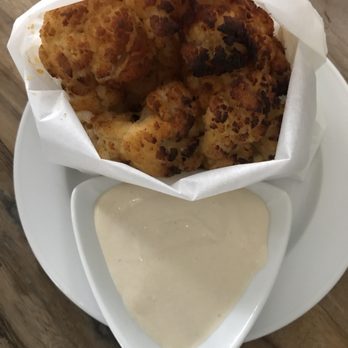 Hummus Und Friends - Cauliflower AMAZING - Kosher Near Me - Berlin, BE