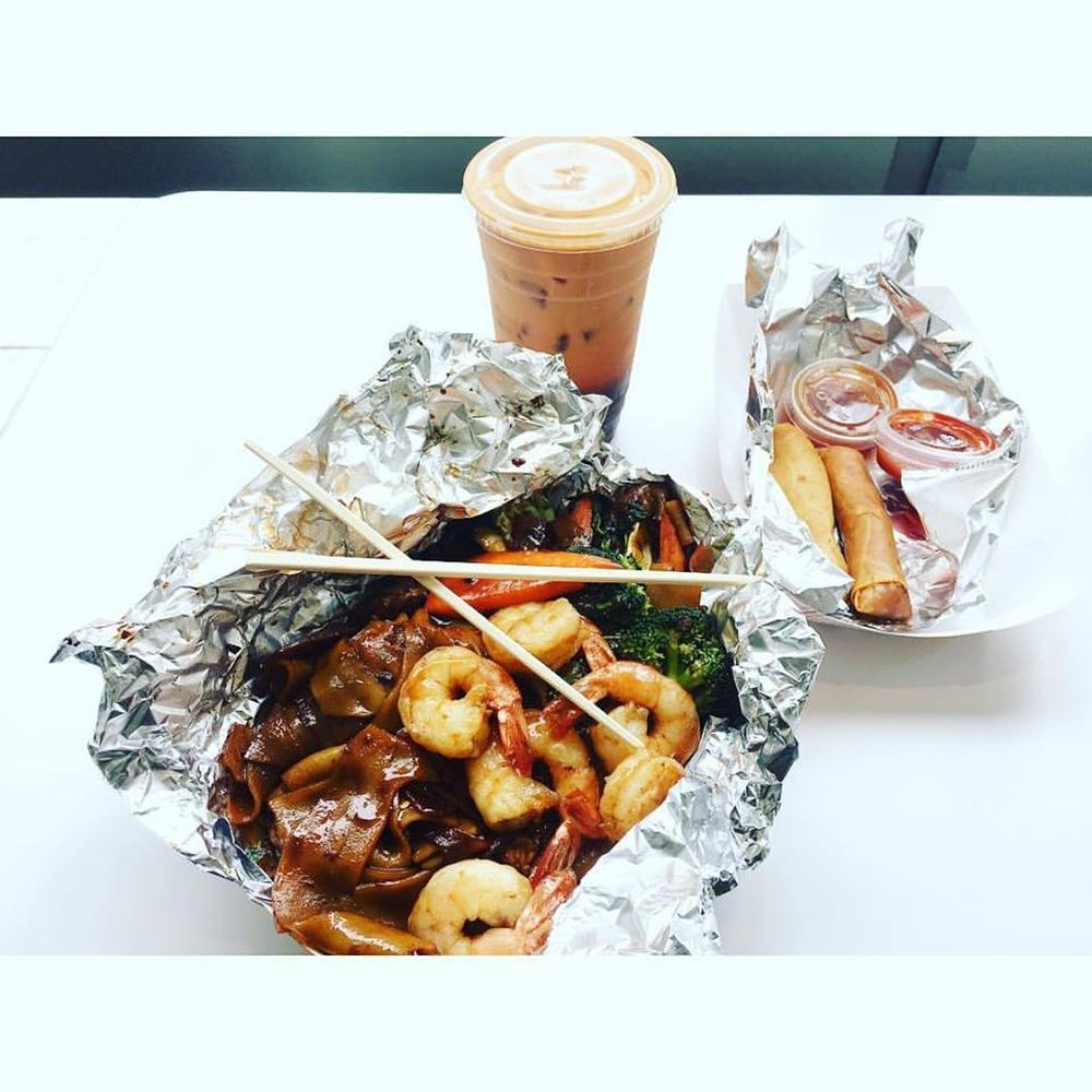 Sang on Wheels - Drunken noodles with shrimp, spring rolls and thai tea. - Asian Fusion Near Me Sang on Wheels - Drunken noodles with shrimp, spring rolls and thai tea. - Asian Fusion Near Me