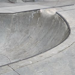 Whittier Skatepark - Roll in to the pool