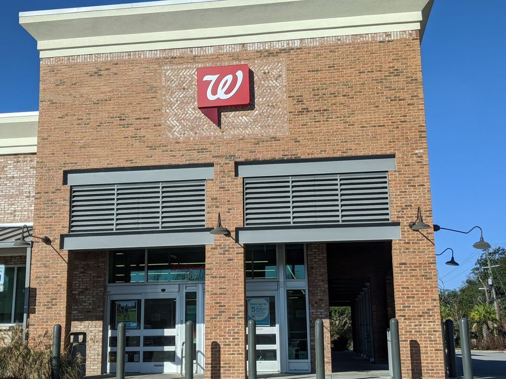 WALGREENS 31 Photos & 33 Reviews 907 Folly Rd., Charleston, South