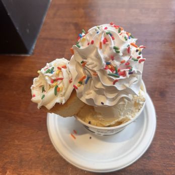 The Yard Milkshake Bar - More photos of the birthday cake - Ice Cream & Frozen Yogurt Near Me - Oxon Hill, Maryland